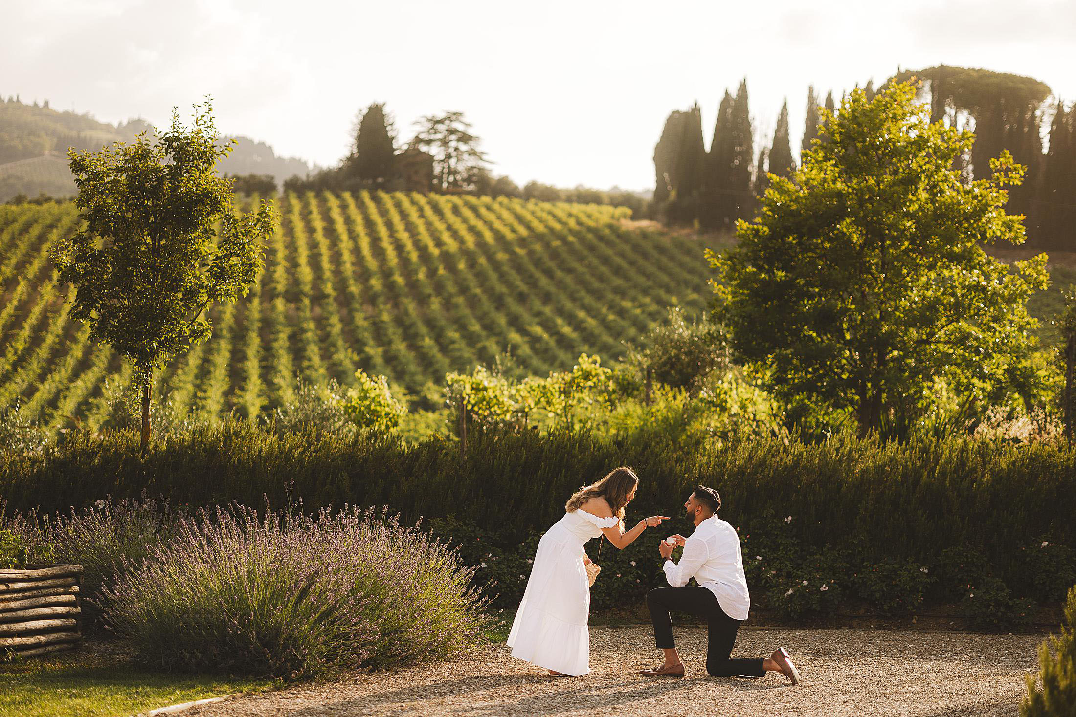 Making a vacation in Tuscany even more extraordinary through a secret wedding proposal
