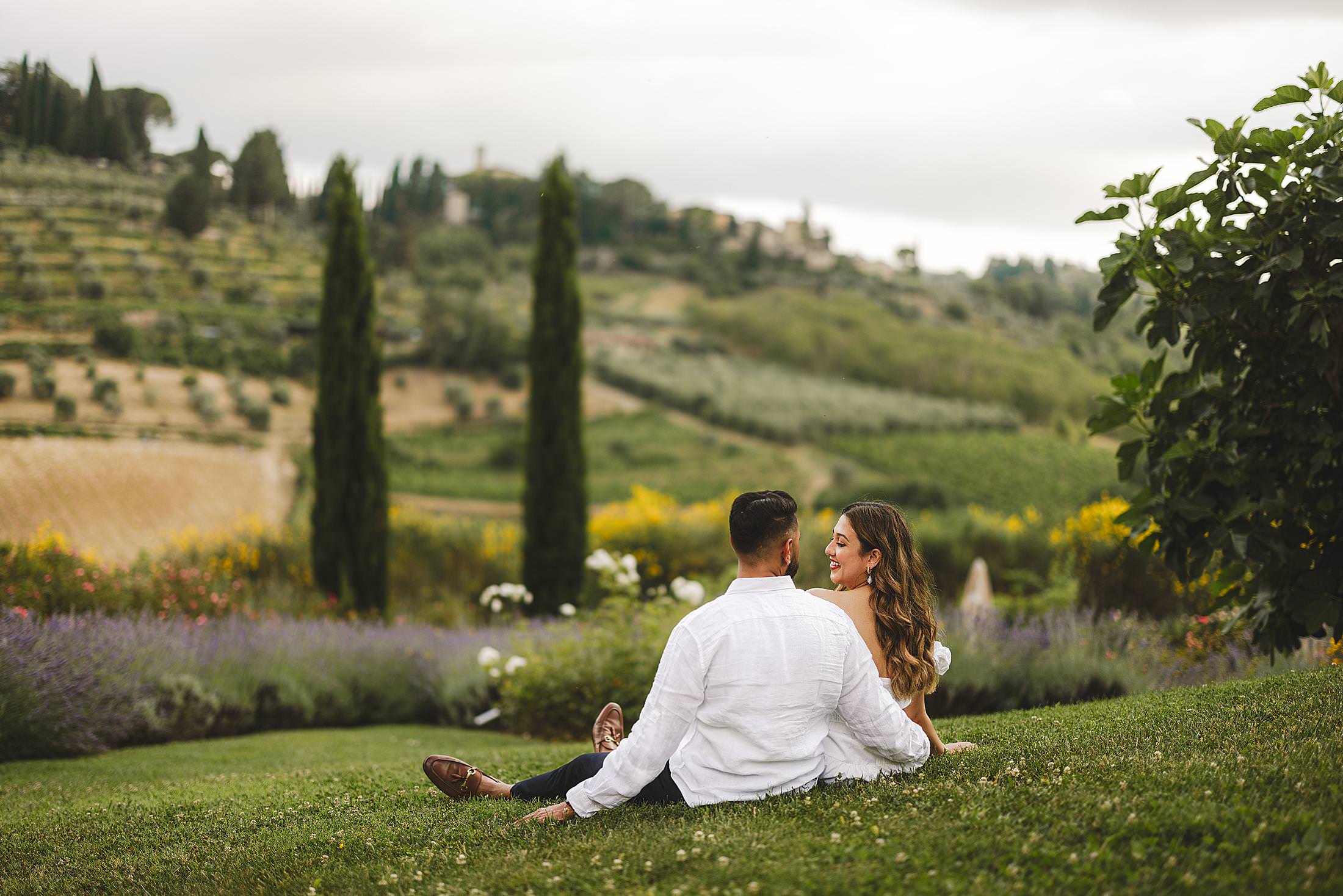 Lovely couple got engagement photo session at Borgo del Cabreo venue in the Chianti